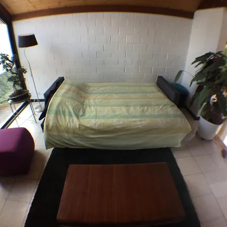 Maison, Parking Et Jardin, Entre Lille Et Tournai *