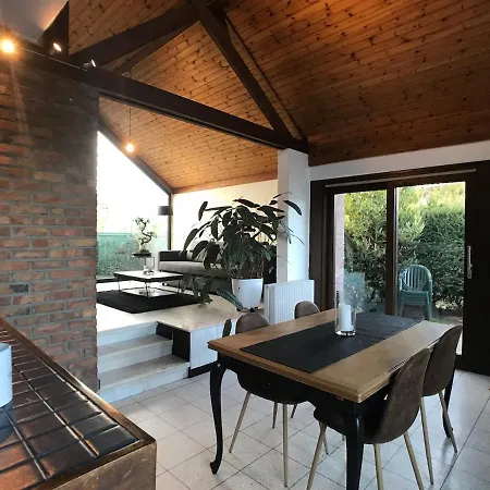 Maison, Parking Et Jardin, Entre Lille Et Tournai *