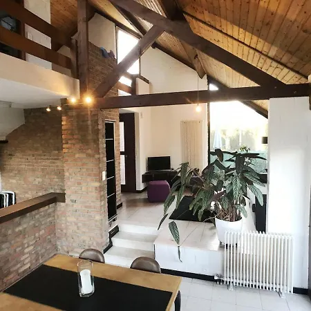 Maison, Parking Et Jardin, Entre Lille Et Tournai * Estaimpuis