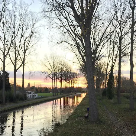 Maison, Parking Et Jardin, Entre Lille Et Tournai *